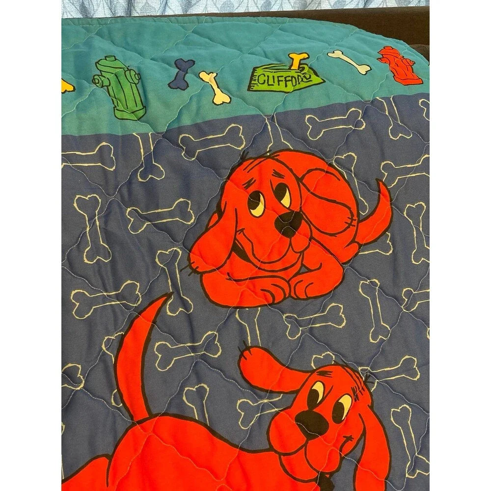Dan River vtg USA made Clifford big red dog toddler quilt comforter blanket Y2K